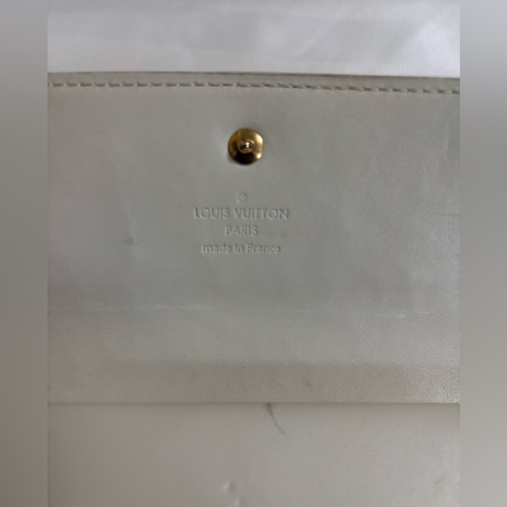 Louis Vuitton Ivory monogram Vernis International Wallet - Picture 5 of 11